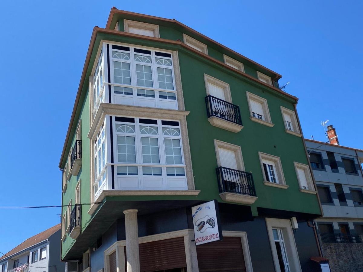 Apartamento De 4 Dormitorios En Camarinas Exterior photo