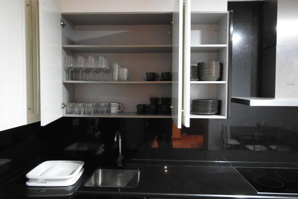 Apartamento De 4 Dormitorios En Camarinas Exterior photo